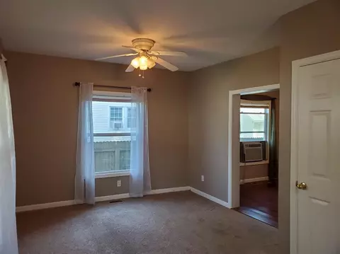 527 Orange St, Jackson, MI 49202 photo 5