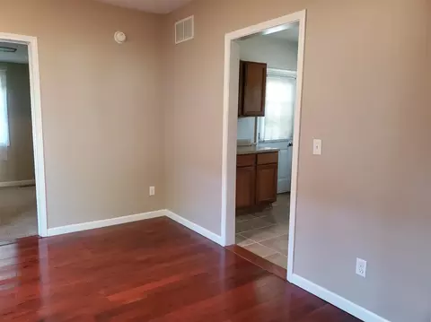 527 Orange St, Jackson, MI 49202 photo 6