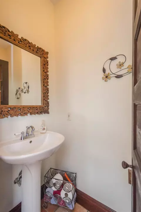 1012 Bath St, Ann Arbor, MI 48103 photo 17