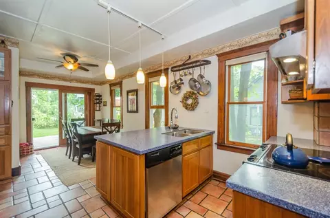 1012 Bath St, Ann Arbor, MI 48103 photo 11