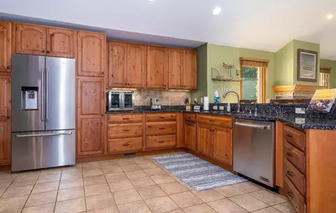 7465 Noahs Lndg, Gregory, MI 48137 photo 6