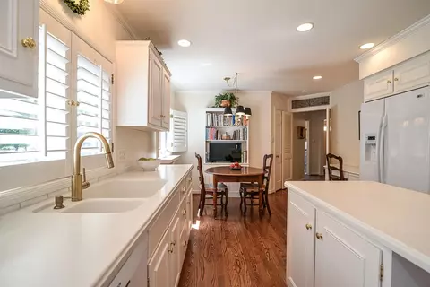 2211 Devonshire Rd, Ann Arbor, MI 48104 photo 21