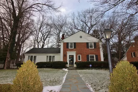 2211 Devonshire Rd, Ann Arbor, MI 48104 photo 1