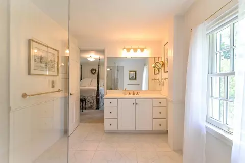 2211 Devonshire Rd, Ann Arbor, MI 48104 photo 37