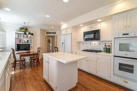 2211 Devonshire Rd, Ann Arbor, MI 48104 photo 25