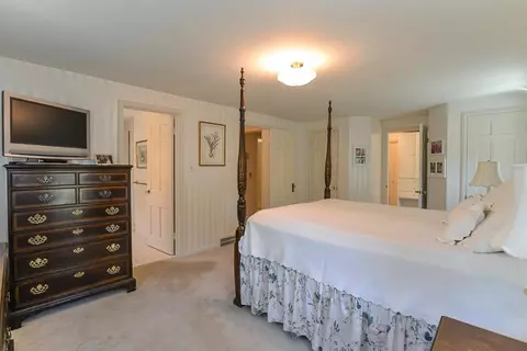 2211 Devonshire Rd, Ann Arbor, MI 48104 photo 35