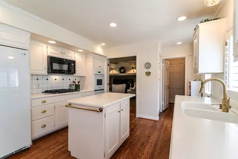 2211 Devonshire Rd, Ann Arbor, MI 48104 photo 22