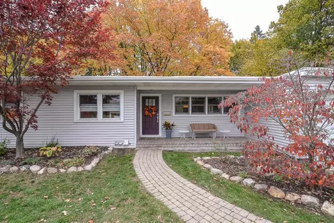 1120 Clair Cir, Ann Arbor, MI 48103 photo 2