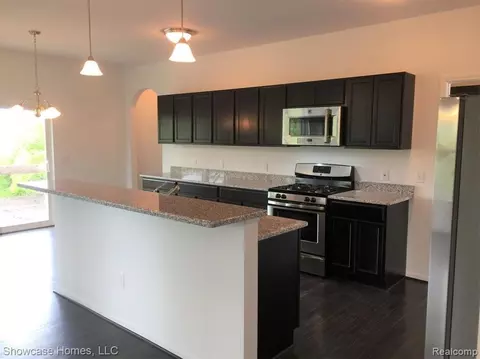 874 Henning, Dundee, MI 48131 photo 2