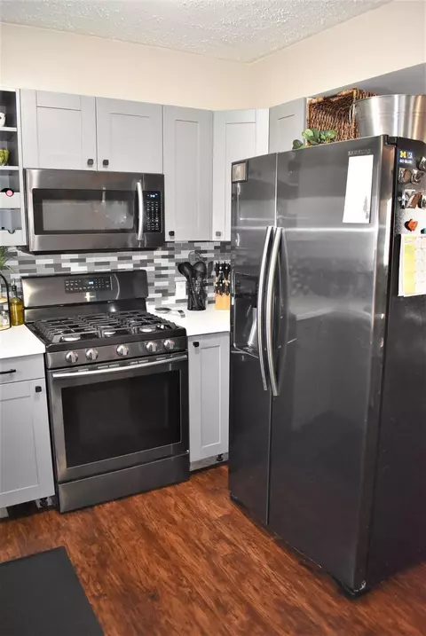 6048 S Occidental Rd, Tecumseh, MI 49286 photo 6