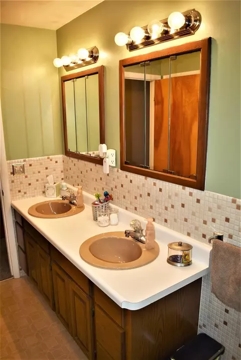 6048 S Occidental Rd, Tecumseh, MI 49286 photo 18