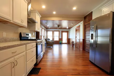 211 E Henry St, Saline, MI 48176 photo 9