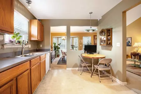 2096 Red Maple Ln, Commerce Twp, MI 48390 photo 6
