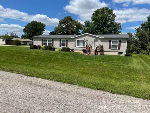 7557 Michelle, Monroe, MI 48162 photo 2