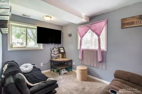 409 Max St, Jackson, MI 49203 photo 12
