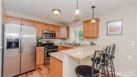 55 Tower Dr, Saline, MI 48176 photo 9