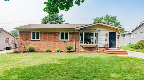 55 Tower Dr, Saline, MI 48176 photo 1