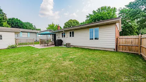 55 Tower Dr, Saline, MI 48176 photo 32