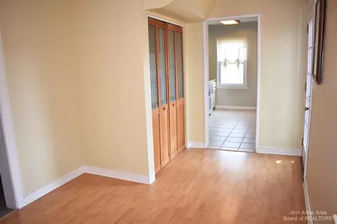 401 Everett St, Milan, MI 48160 photo 11