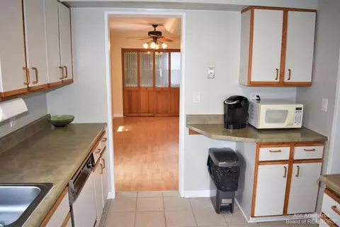 401 Everett St, Milan, MI 48160 photo 10