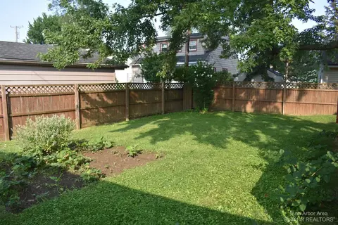 401 Everett St, Milan, MI 48160 photo 29