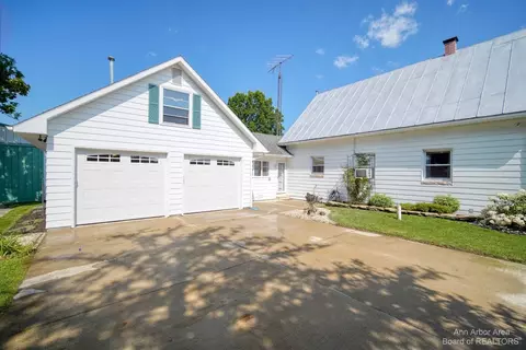 11777 Doty Rd, Carleton, MI 48117 photo 2