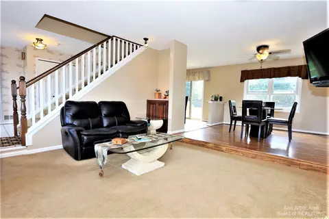 7660 Warner Rd, Saline, MI 48176 photo 8
