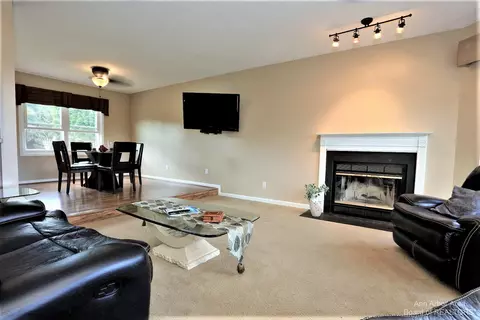 7660 Warner Rd, Saline, MI 48176 photo 6