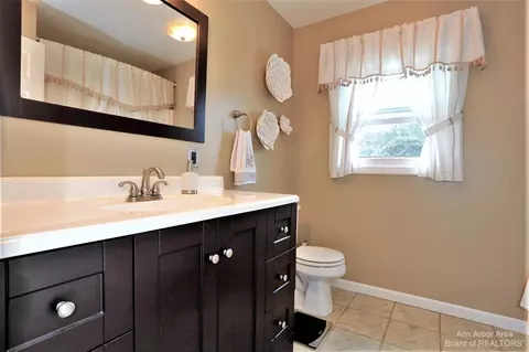 7660 Warner Rd, Saline, MI 48176 photo 23