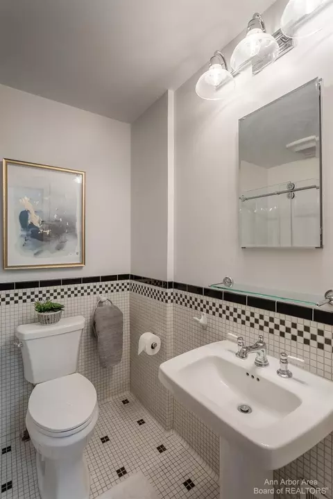 2475 Devonshire Rd, Ann Arbor, MI 48104 photo 30