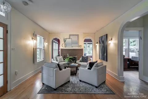2475 Devonshire Rd, Ann Arbor, MI 48104 photo 3