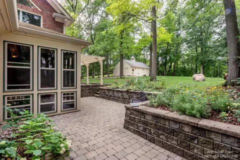 2475 Devonshire Rd, Ann Arbor, MI 48104 photo 35