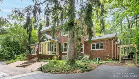 2475 Devonshire Rd, Ann Arbor, MI 48104 photo 42