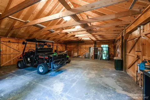 2475 Devonshire Rd, Ann Arbor, MI 48104 photo 40