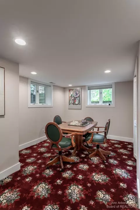 2475 Devonshire Rd, Ann Arbor, MI 48104 photo 32