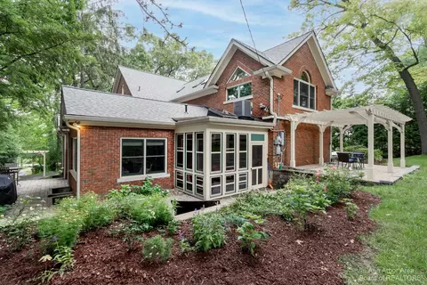 2475 Devonshire Rd, Ann Arbor, MI 48104 photo 1