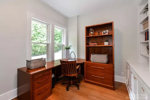 2475 Devonshire Rd, Ann Arbor, MI 48104 photo 9