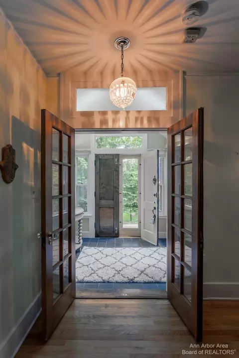 2475 Devonshire Rd, Ann Arbor, MI 48104 photo 8