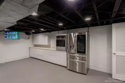 2475 Devonshire Rd, Ann Arbor, MI 48104 photo 33
