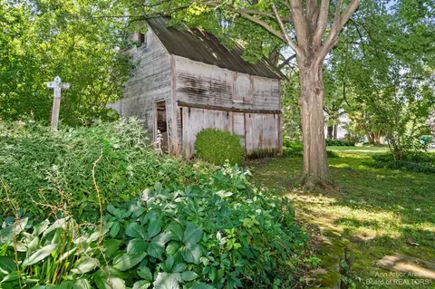 210 E Henry St, Saline, MI 48176 photo 27