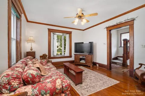 210 E Henry St, Saline, MI 48176 photo 7