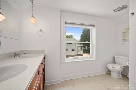 210 E Henry St, Saline, MI 48176 photo 21