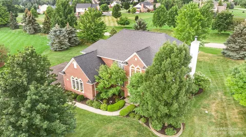 490 Canberra Ct, Saline, MI 48176 photo 4