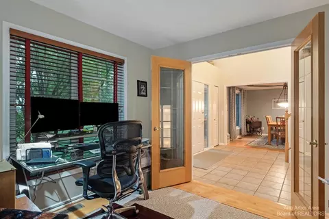 490 Canberra Ct, Saline, MI 48176 photo 23
