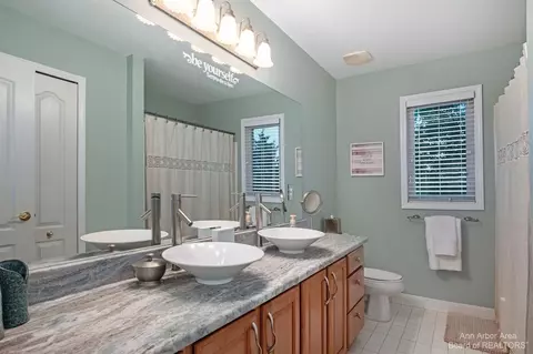 490 Canberra Ct, Saline, MI 48176 photo 36
