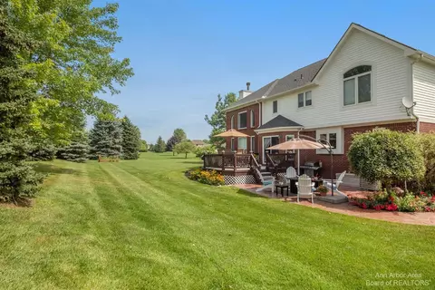 490 Canberra Ct, Saline, MI 48176 photo 43