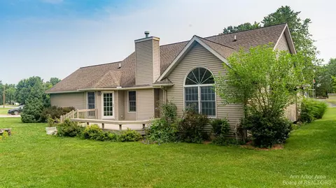 925 N Union St, Tecumseh, MI 49286 photo 5