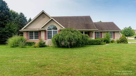 925 N Union St, Tecumseh, MI 49286 photo 2