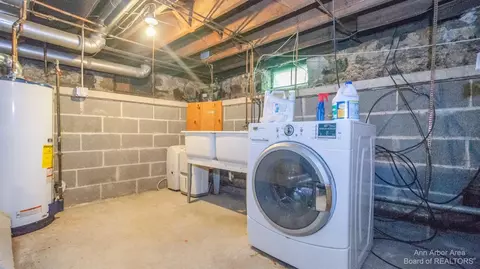 502 Fourth St, Ann Arbor, MI 48103 photo 31