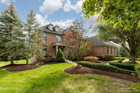 50077 Tottenham Ct, Canton, MI 48187 photo 2